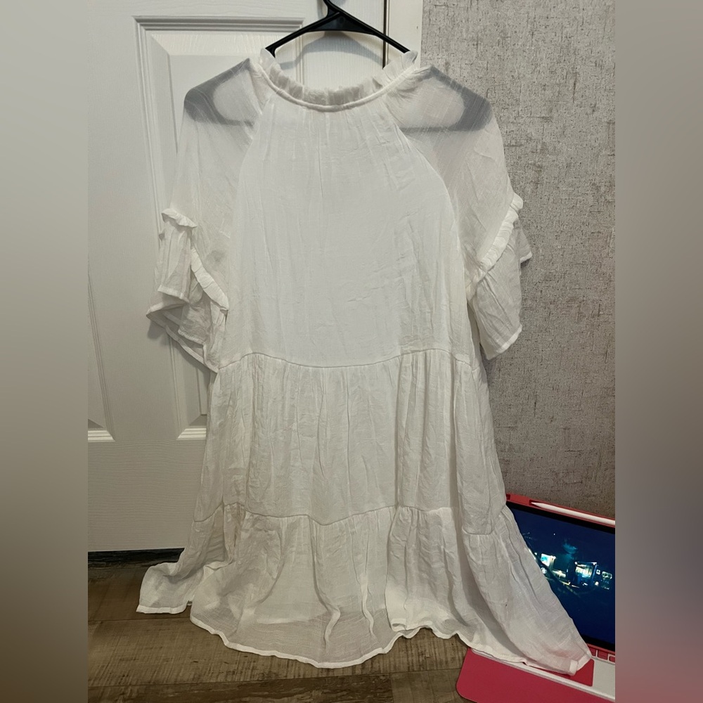 White ruffle dress - Picture 3 of 3